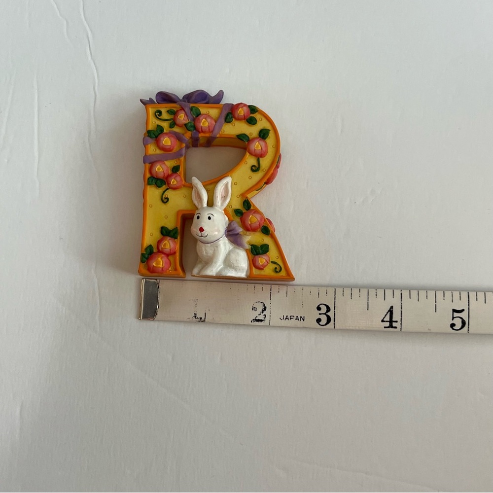 Mary Engelbreit Retired 1999 Resin Alphabet Letter R Rabbit Ribbon Roses - Picture 9 of 10